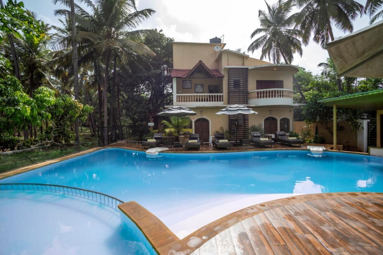 Holiday Goa Hotell Arpora Eksteriør bilde