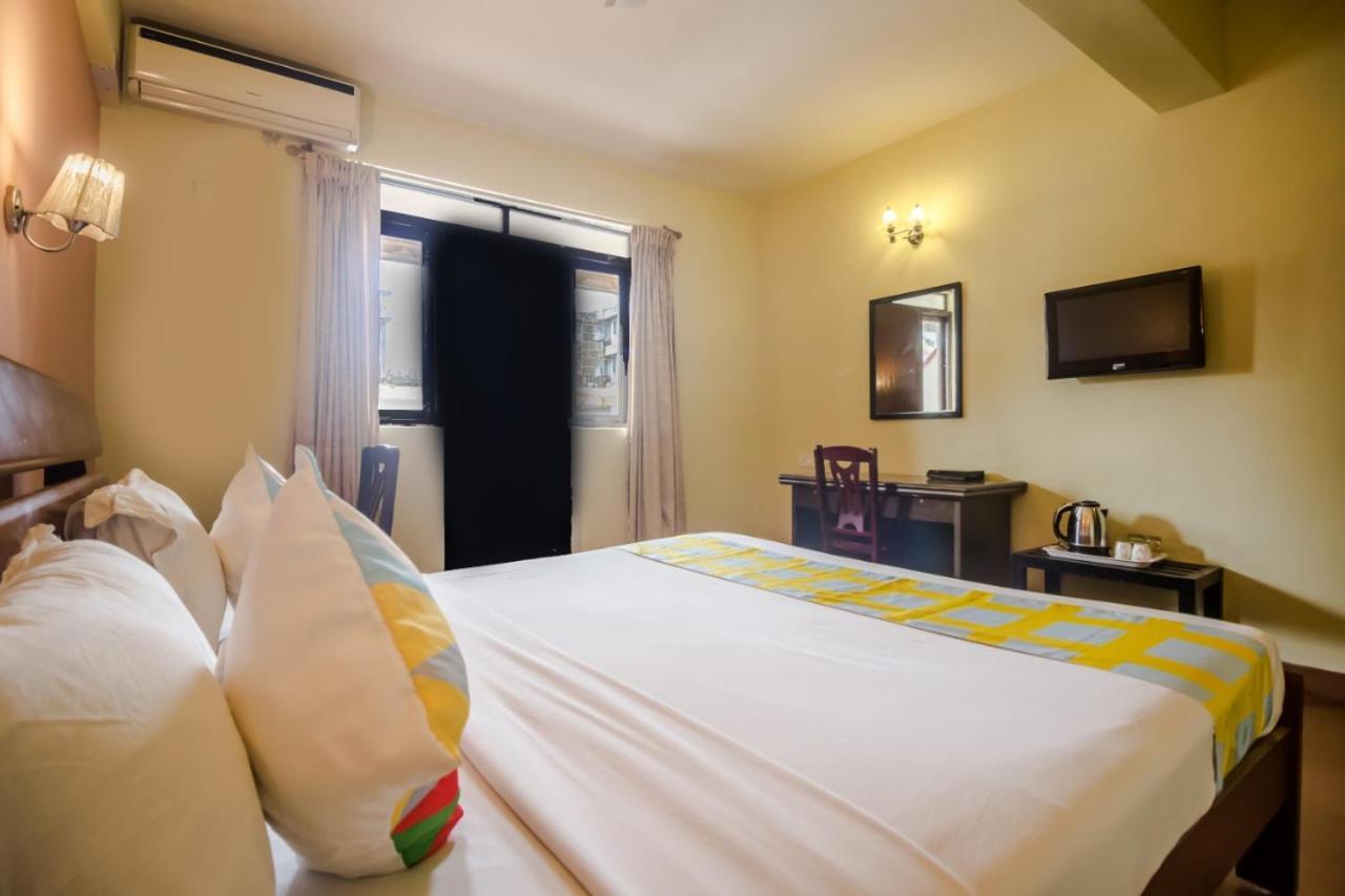Holiday Goa Hotell Arpora Eksteriør bilde